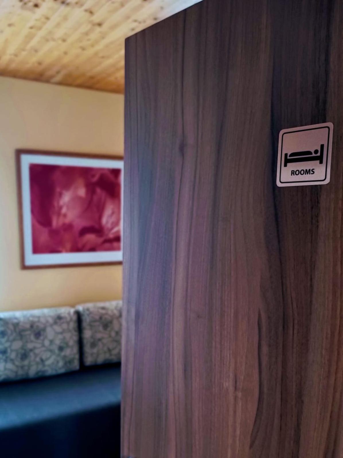 Guest House Sherpa Moravská Třebová エクステリア 写真